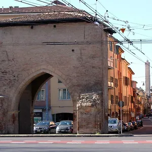 San Vitale 2*, Bologna Italy